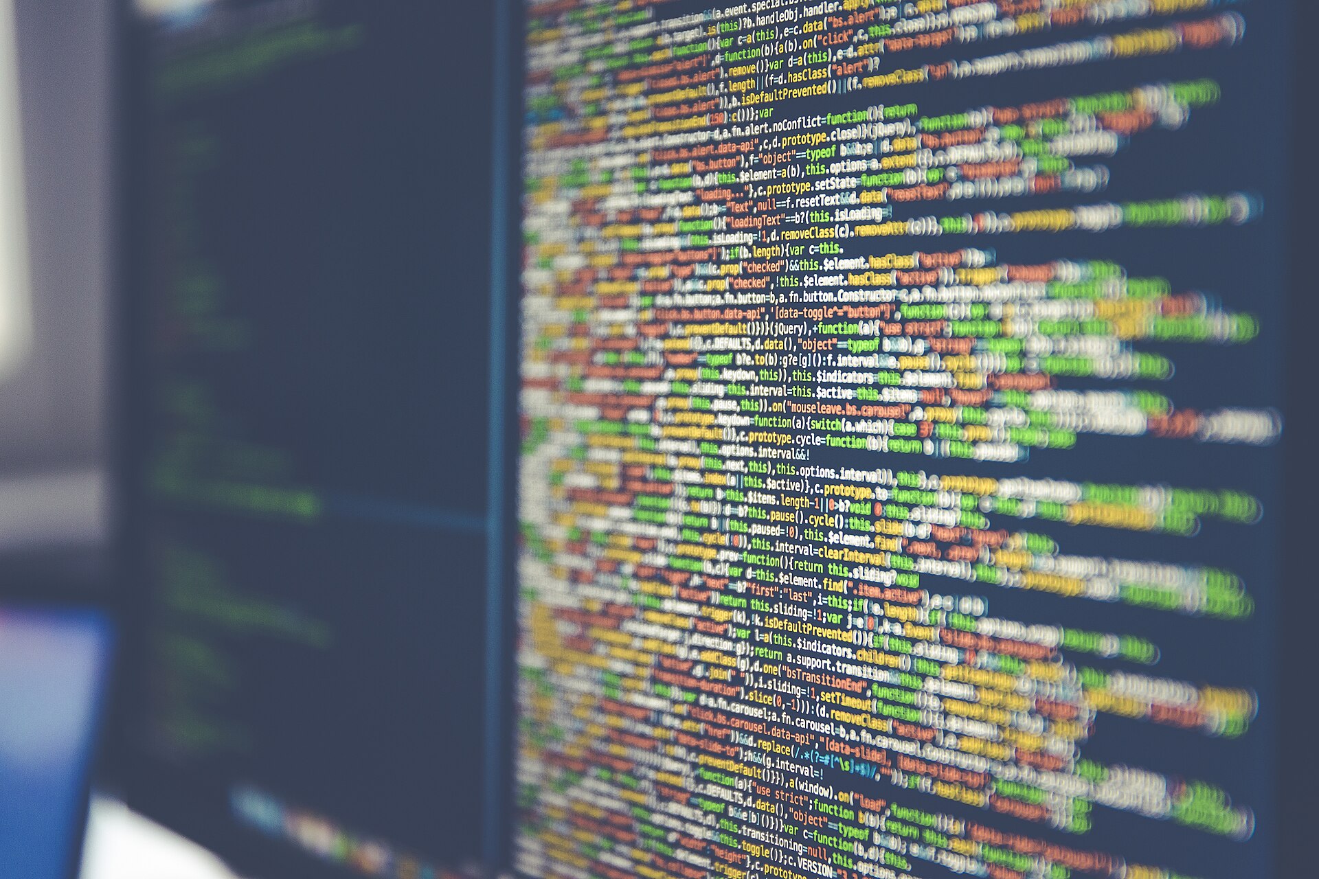 Quellcode auf einem Monitor